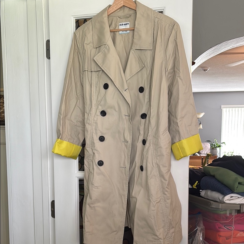 GAP Women's Beige Trench Coat with Yellow Accents